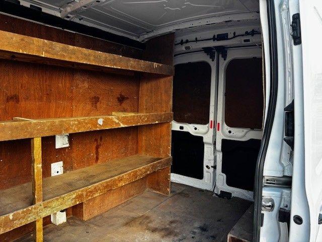 Ford Transit image 9